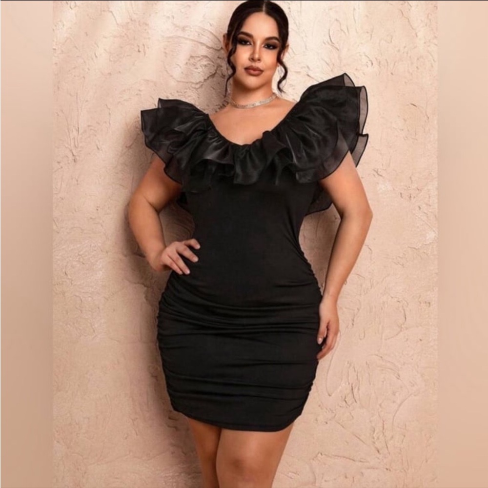 BLACK RUFFLE COLLAR RUCHED BODY CON PARTY DRESS - Picture 3 of 11